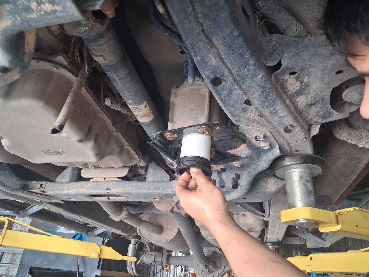 Định kỳ thay lọc nhên liệu 20.0000 - 30.000 km
